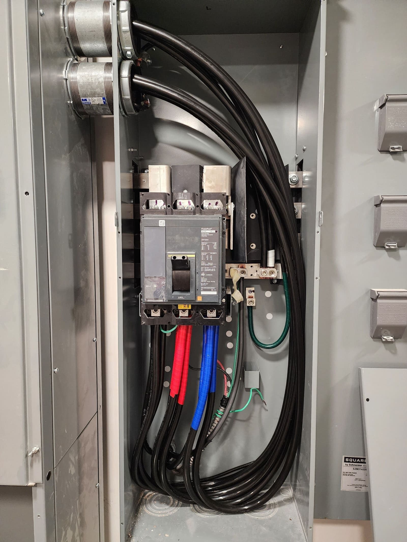600 AMP main disconnect installation in Oakland, CA