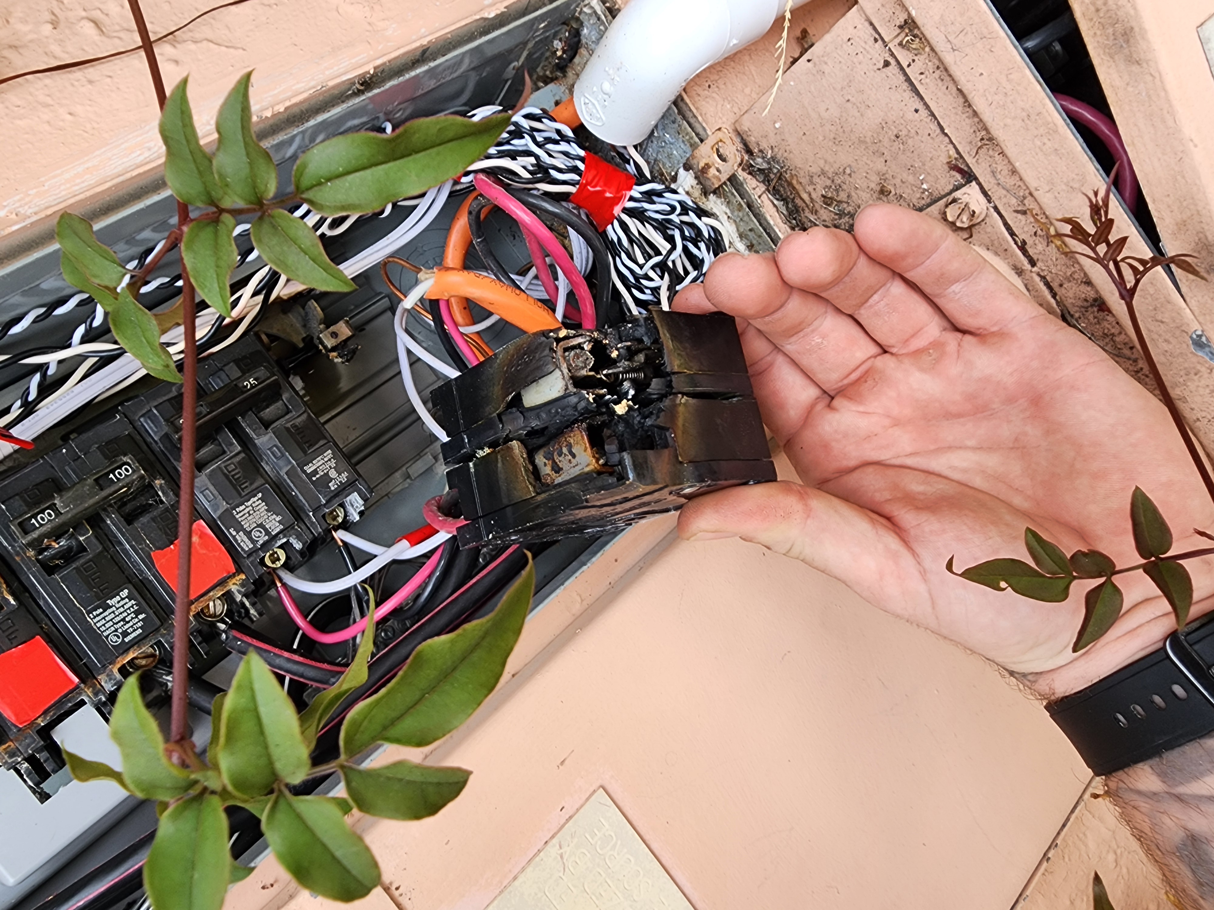 Burned breaker found during an emergency call in Oakland, CA