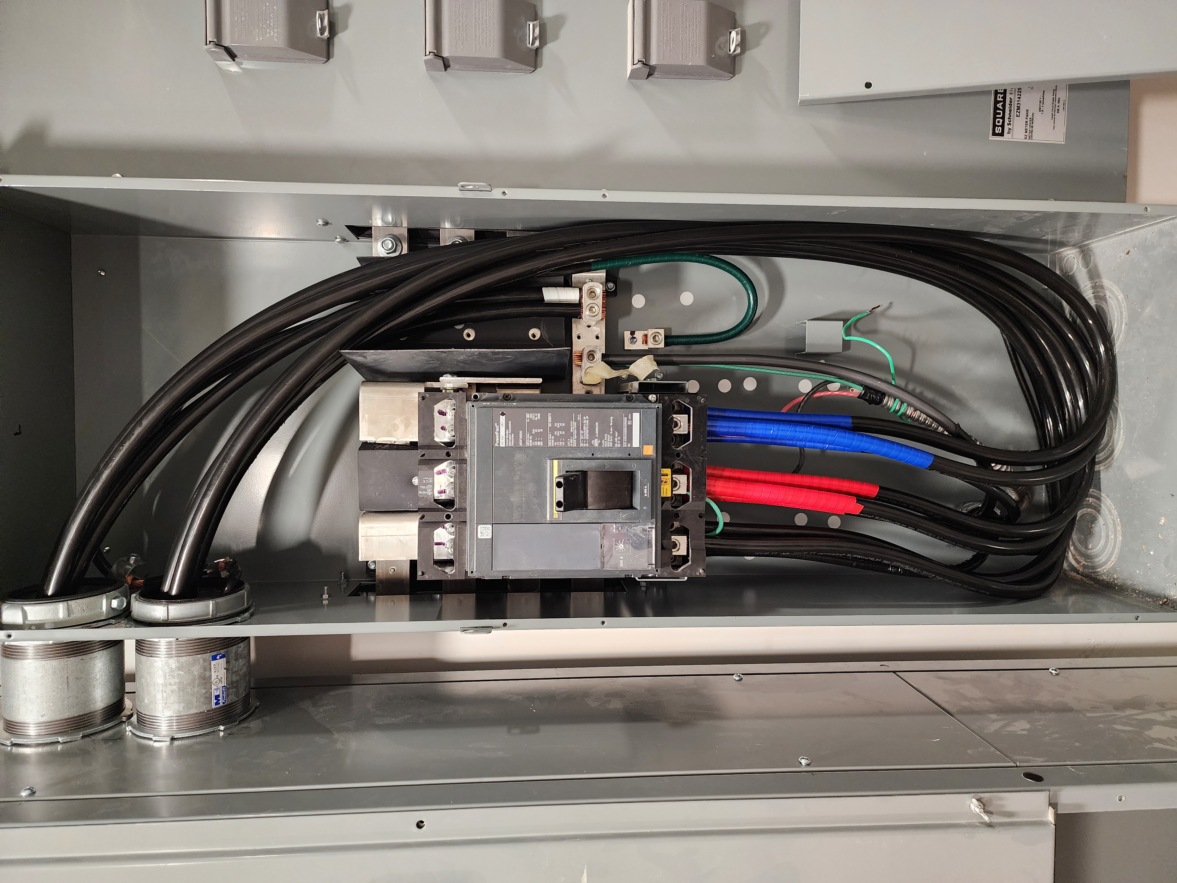 600 AMP main disconnect installation in Oakland, CA